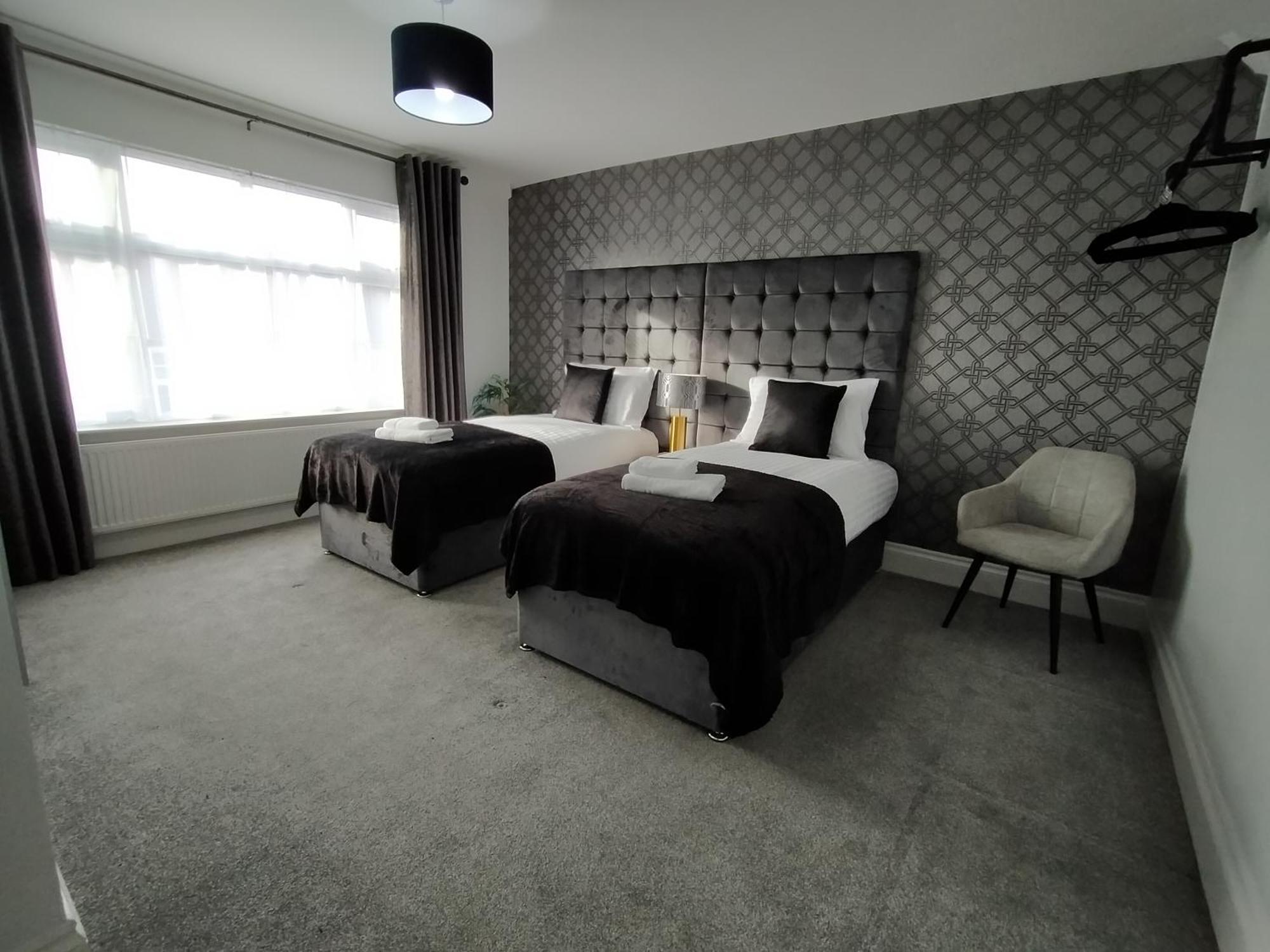 Sirius House - Sleeps 7, Driveway, Garden Villa Crewe Exterior foto