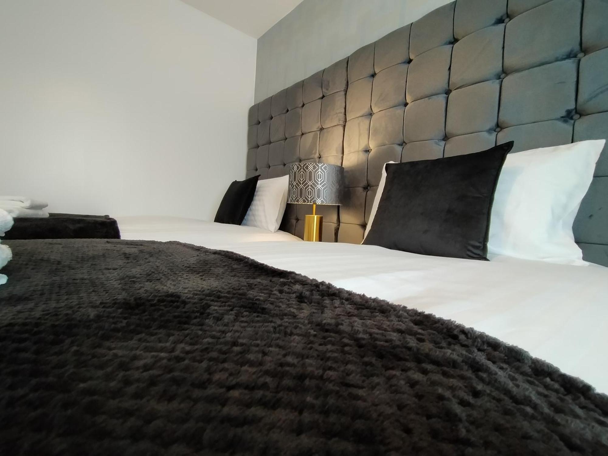 Sirius House - Sleeps 7, Driveway, Garden Villa Crewe Exterior foto