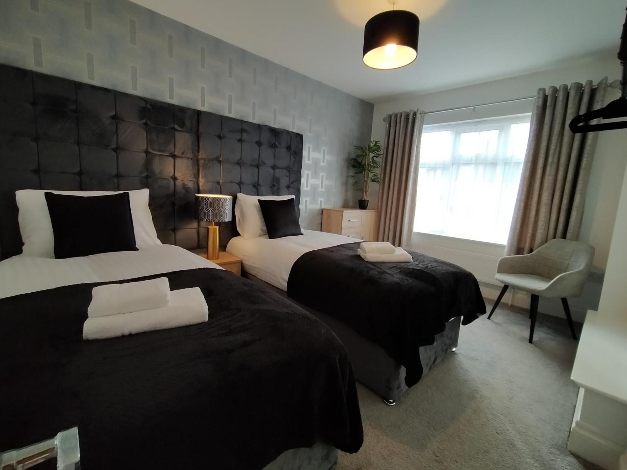 Sirius House - Sleeps 7, Driveway, Garden Villa Crewe Exterior foto