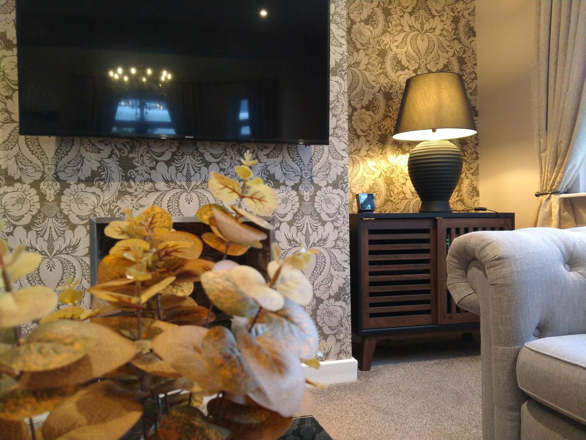 Sirius House - Sleeps 7, Driveway, Garden Villa Crewe Exterior foto