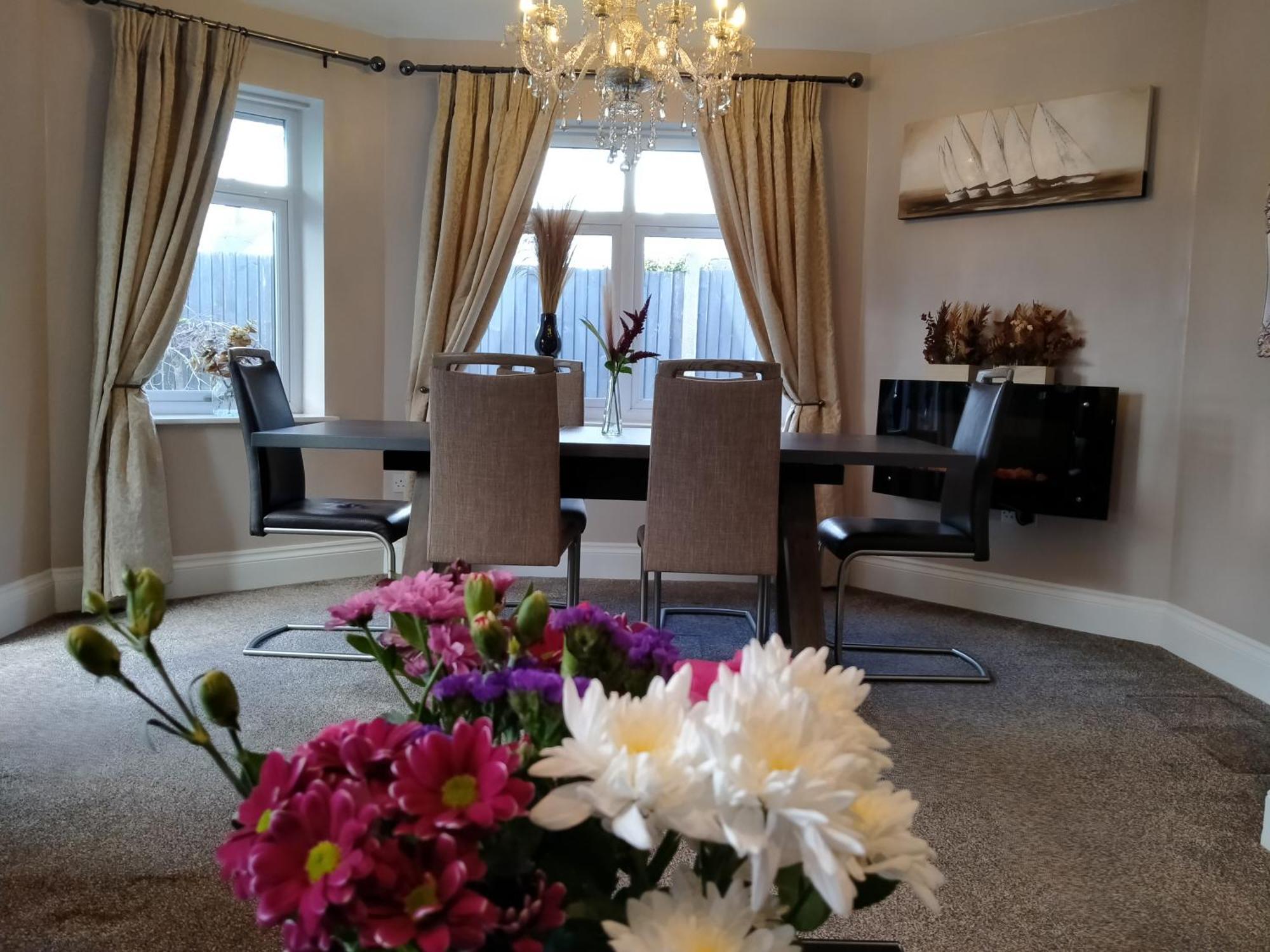 Sirius House - Sleeps 7, Driveway, Garden Villa Crewe Exterior foto